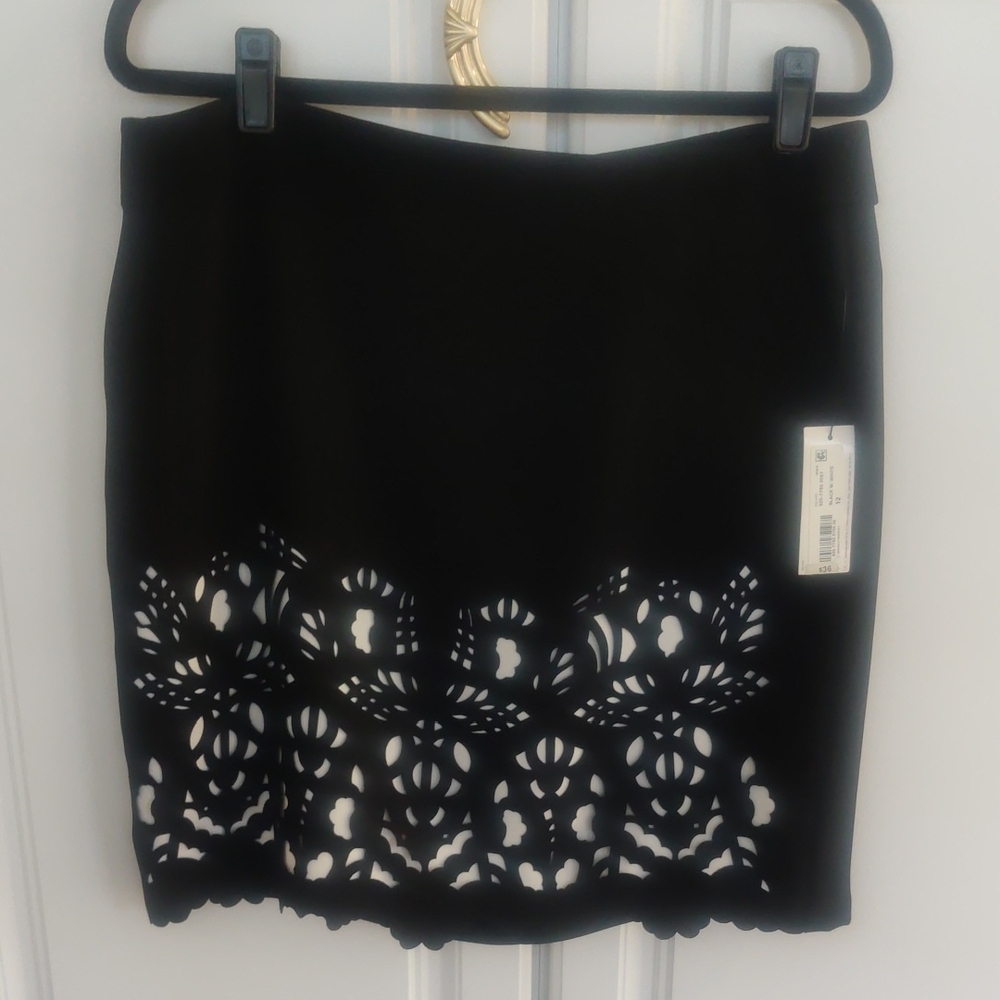 NWT Elegant Black Skirt with White Floral Design Size 12
